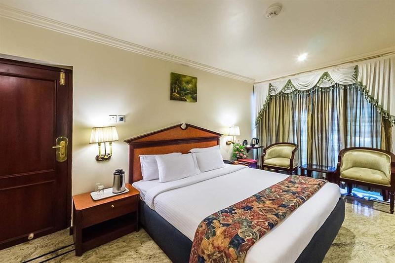 Westway Hotel Кожикод Екстериор снимка