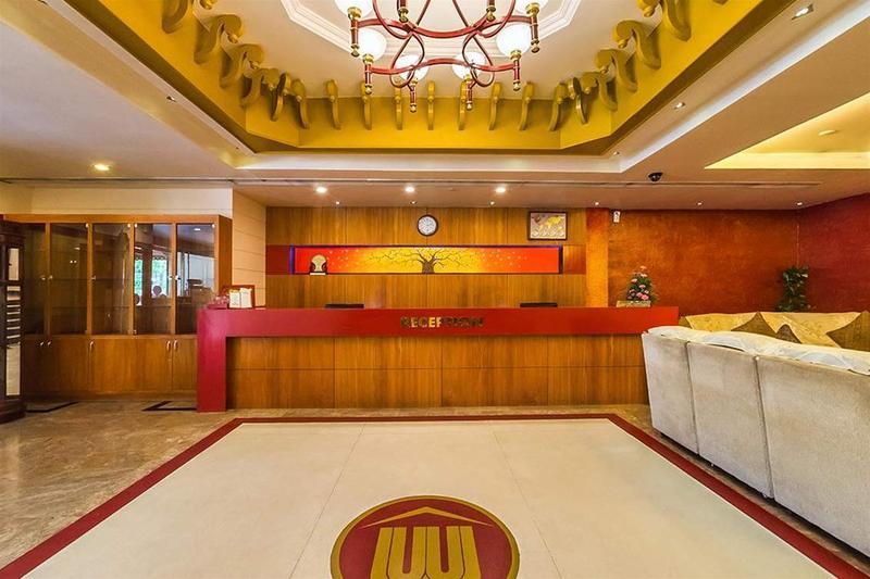 Westway Hotel Кожикод Екстериор снимка