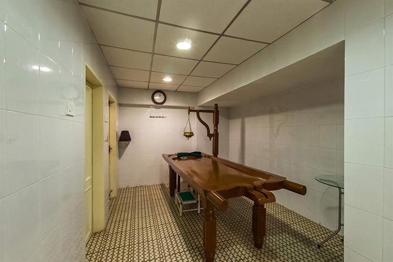 Westway Hotel Кожикод Екстериор снимка