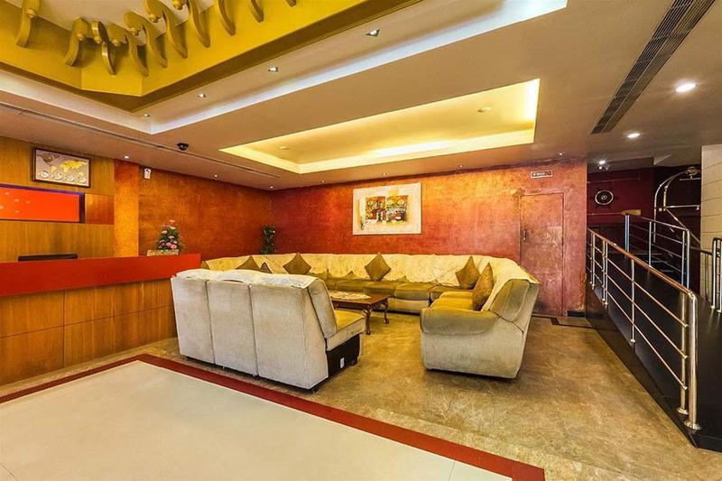 Westway Hotel Кожикод Екстериор снимка